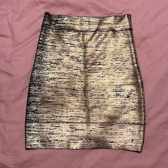 Black and gold brushed effect BCBG mini bodycon skirt - Picture 2 of 2